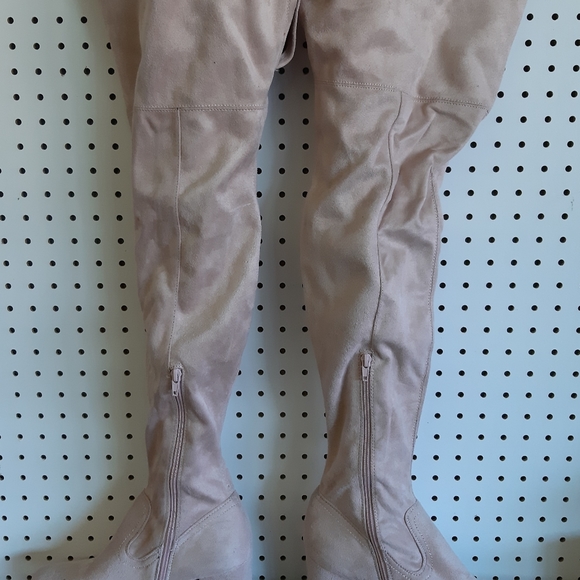 Thigh high boots by Revamped - Picture 11 of 11